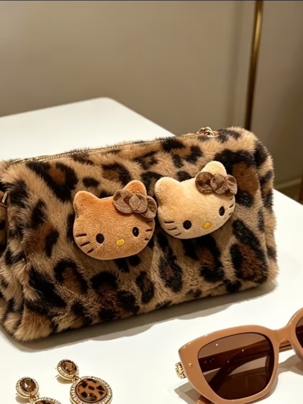 Hello Kitty Leopard Print Wild Fur Pouch New - Picture 2 of 2